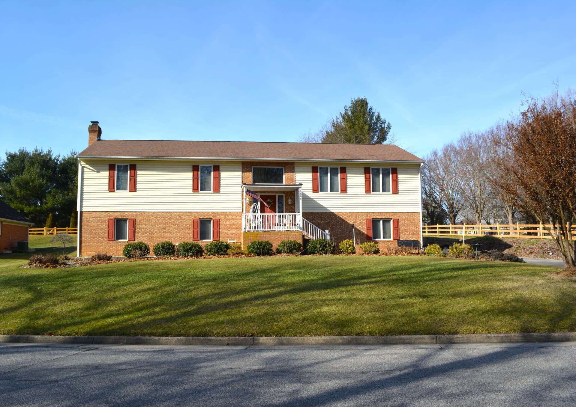 2806 Tall Oaks Dr, Blacksburg, VA, photo 1 of 20