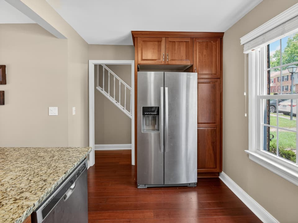 120 Camelot Ct, photo 17 of 35
