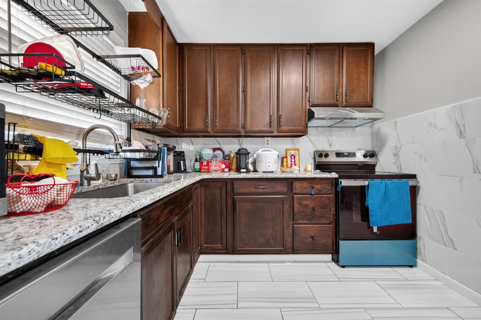 1704 Oriole Drive, photo 23 of 40