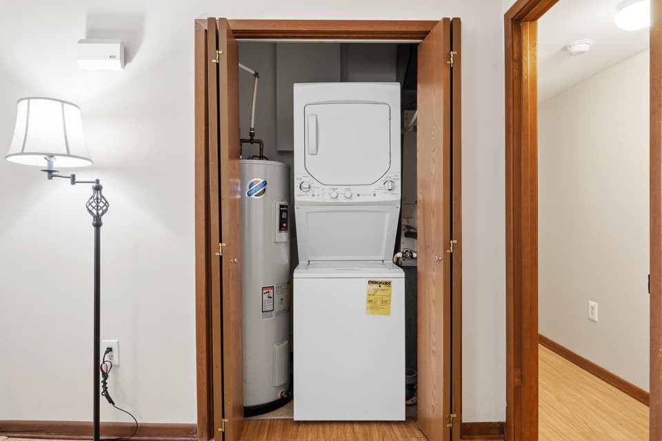 1748 Donlee Drive Unit 105, photo 5 of 27