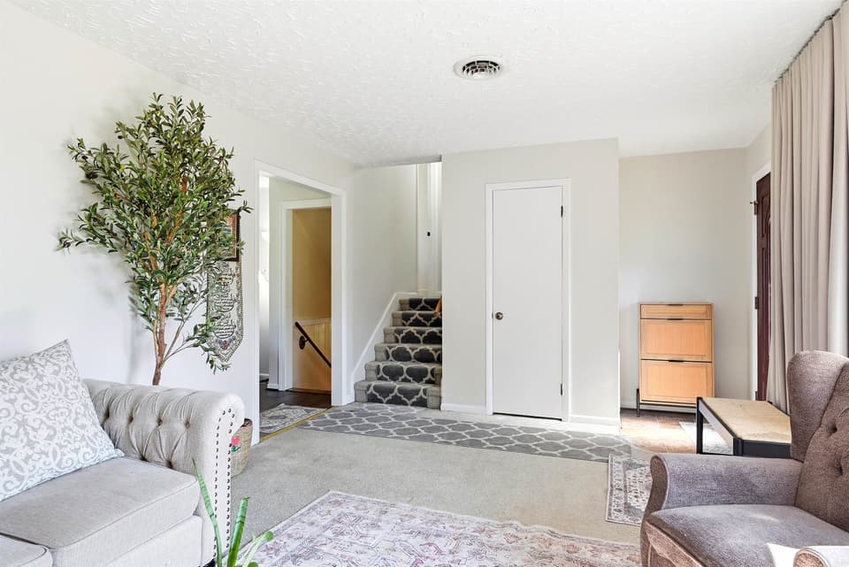 308 Grandview Drive, photo 10 of 40