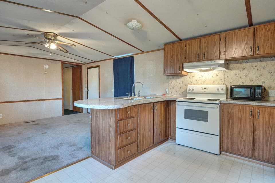 461 Bee Lane, photo 10 of 22