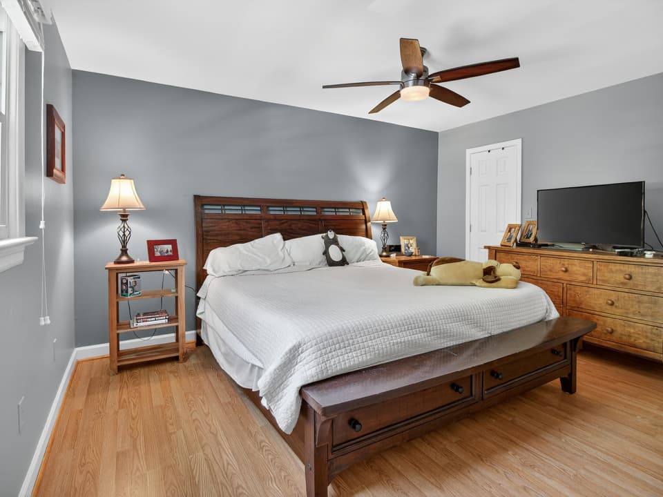 120 Camelot Ct, photo 21 of 35