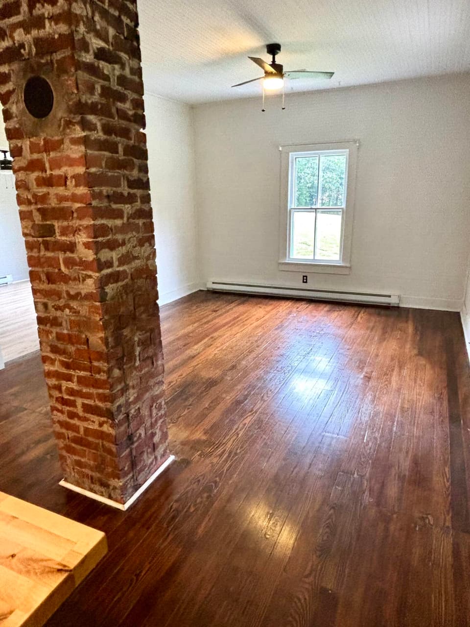 611 Mabry Ln, photo 10 of 23