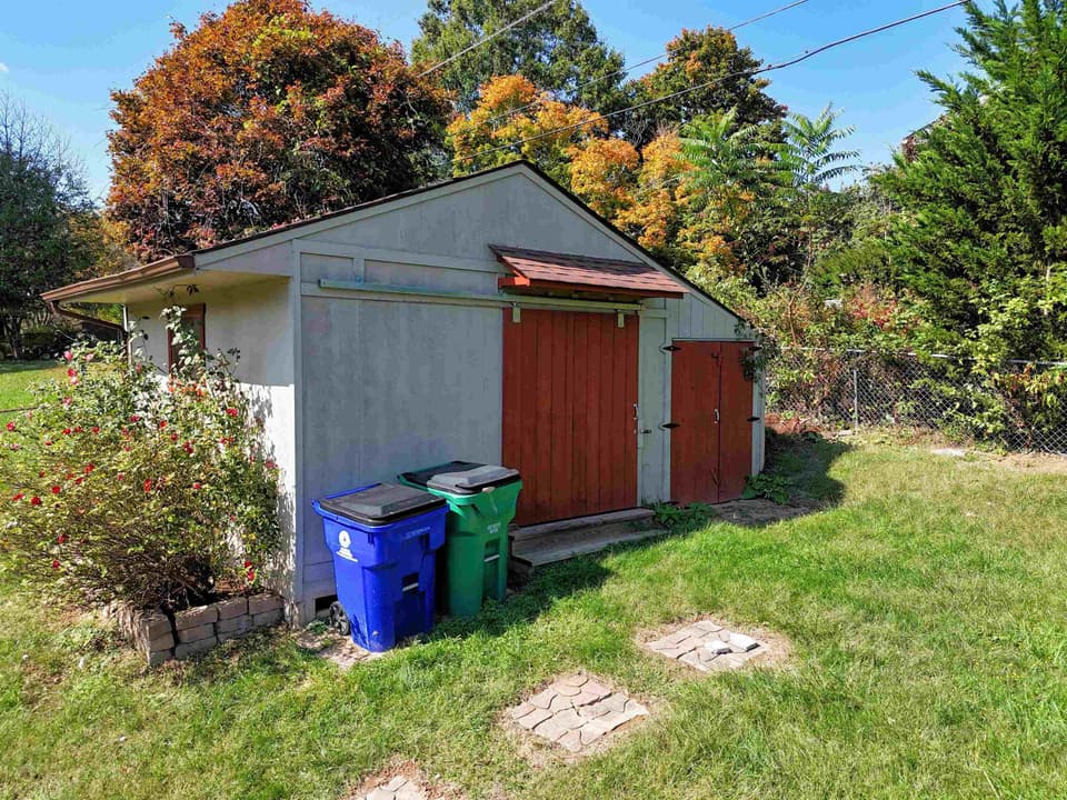 308 Grandview Drive, photo 33 of 40