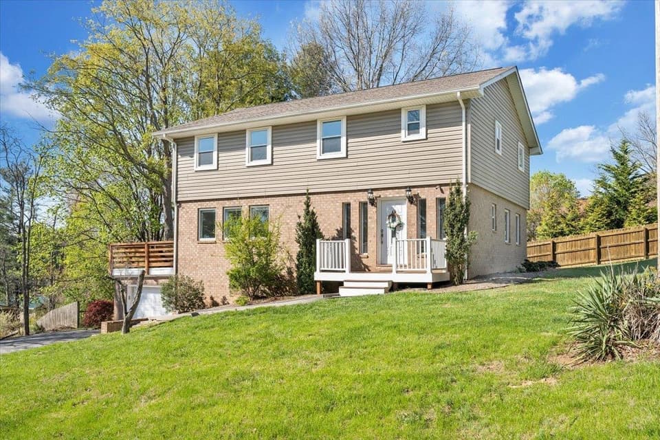 1415 Hillcrest Drive, Blacksburg, VA