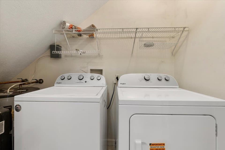 516 Sunrise Drive, photo 9 of 40