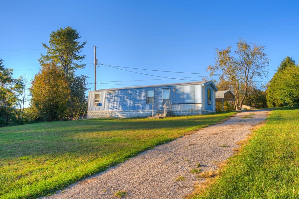 461 Bee Lane, photo 3 of 22