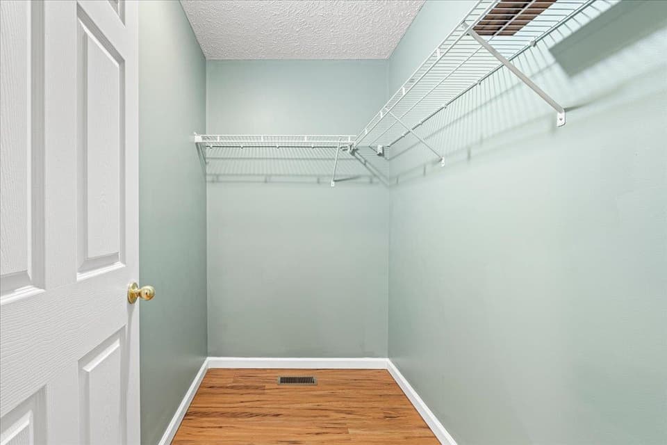3431 Gordon Drive, photo 8 of 32