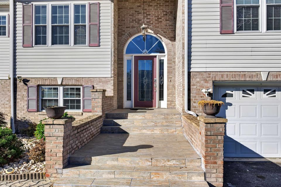 1701 Stratford View Drive, photo 12 of 40