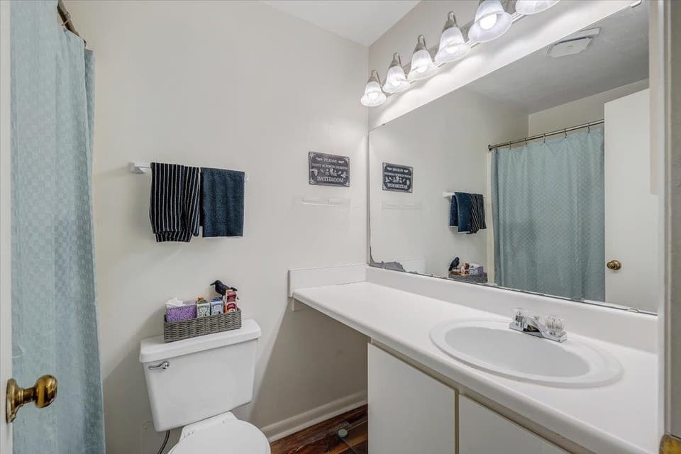 856 Newport Terrace, photo 10 of 15