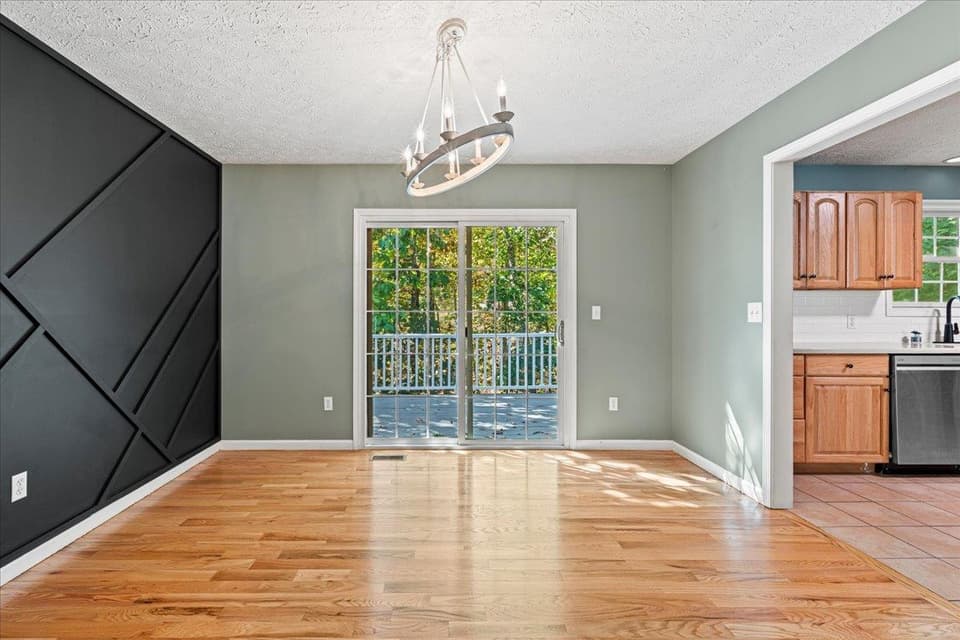 3431 Gordon Drive, photo 10 of 32
