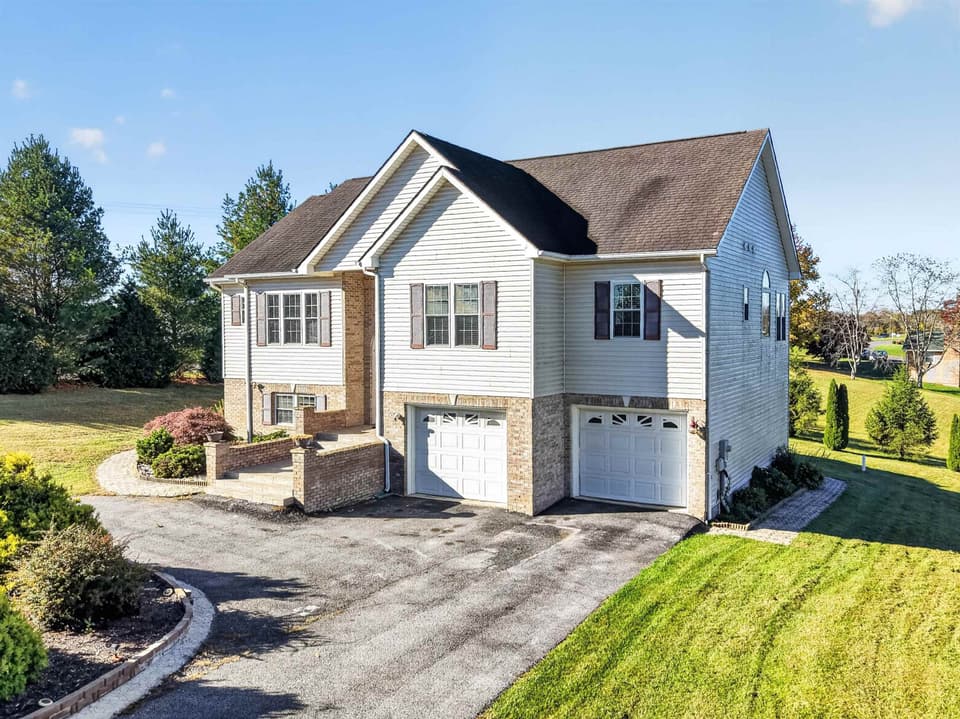 1701 Stratford View Drive, photo 4 of 40