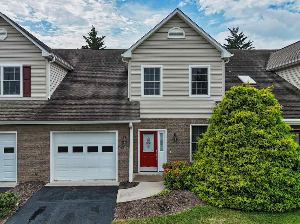 2522 Blossom Trail W, Blacksburg, VA