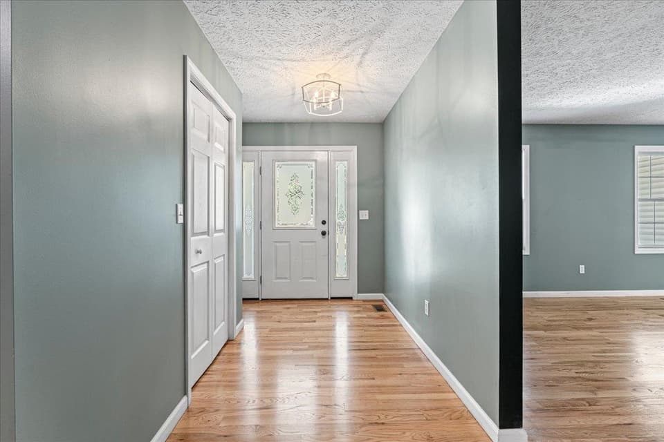 3431 Gordon Drive, photo 13 of 32