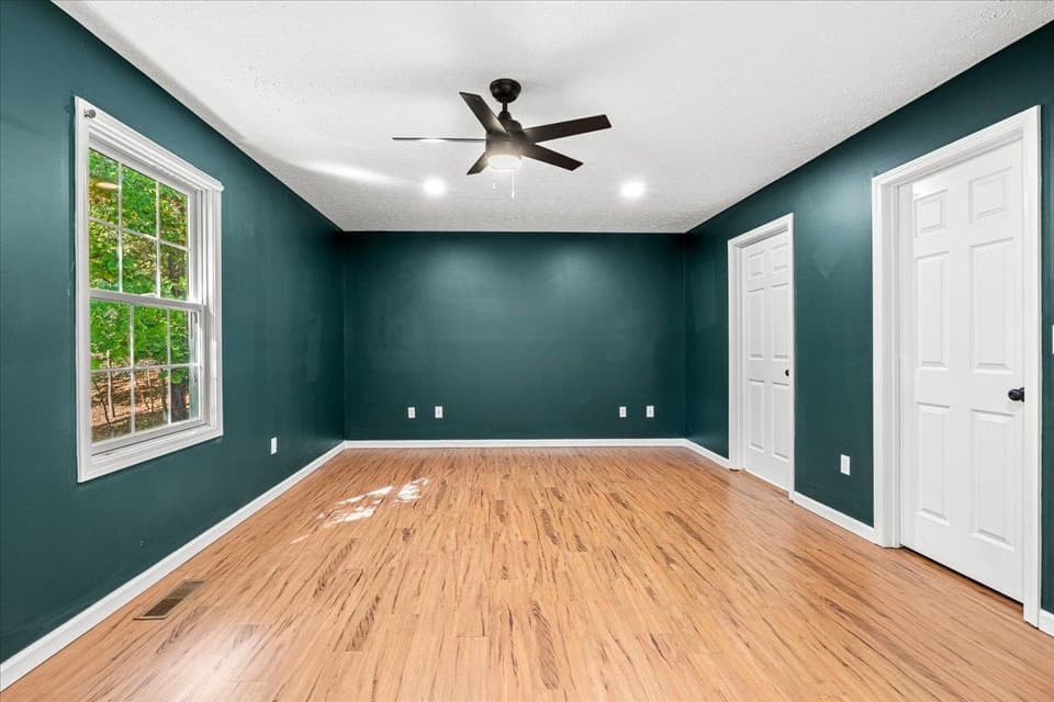 3431 Gordon Drive, photo 14 of 32