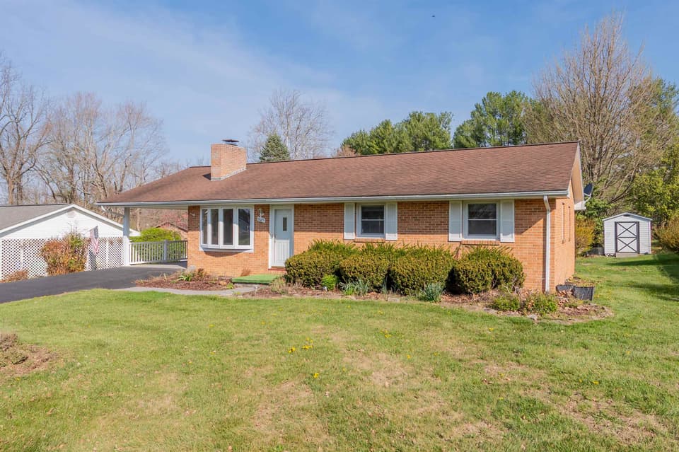 805 North Drive, Blacksburg, VA