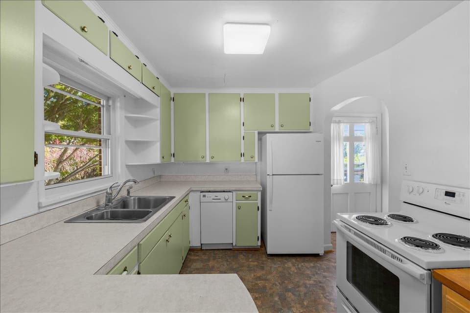 803 Grove Avenue, photo 7 of 37