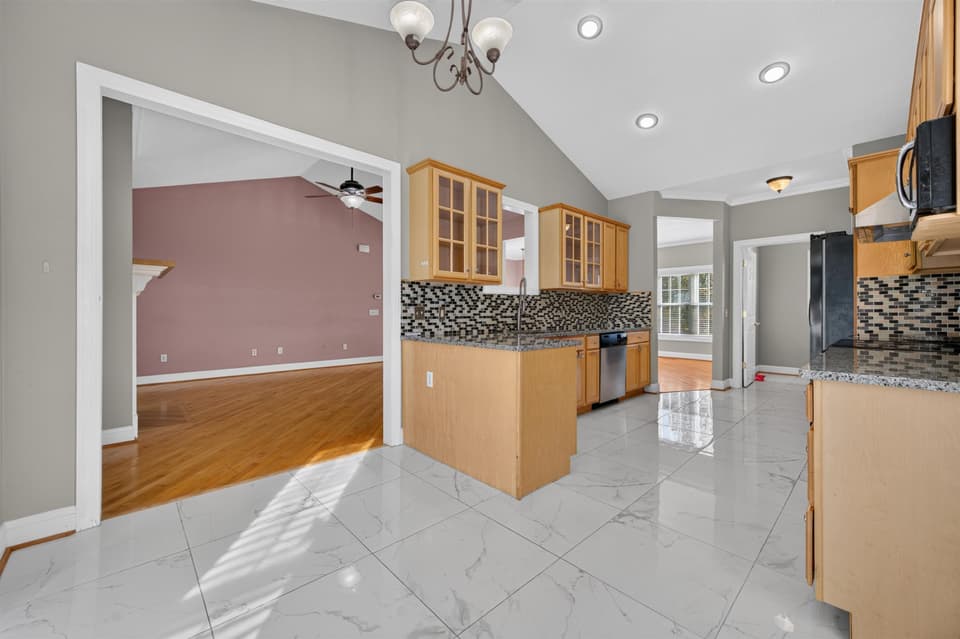 1701 Stratford View Drive, photo 19 of 40