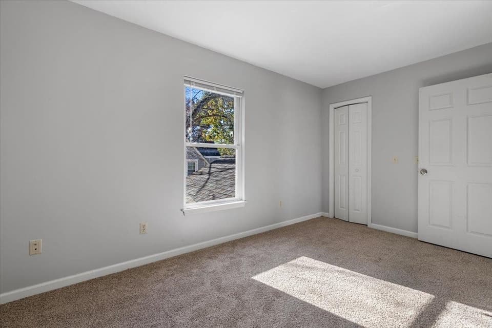 516 Sunrise Drive, photo 35 of 40