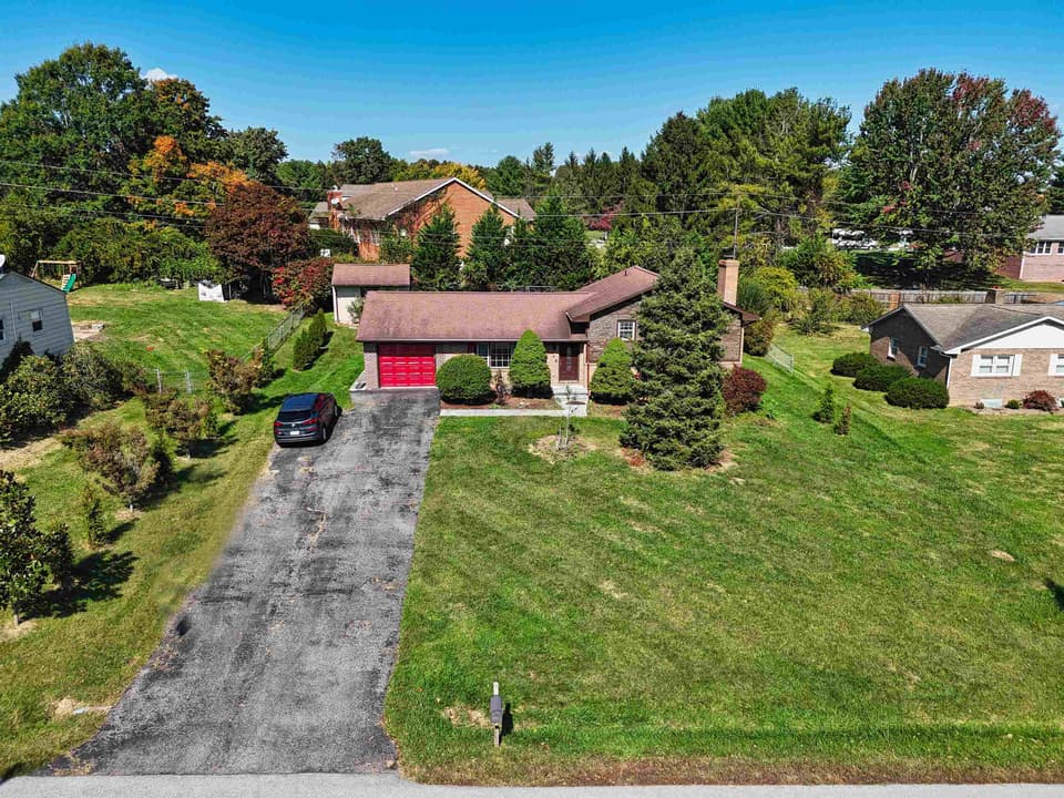 308 Grandview Drive, photo 3 of 40