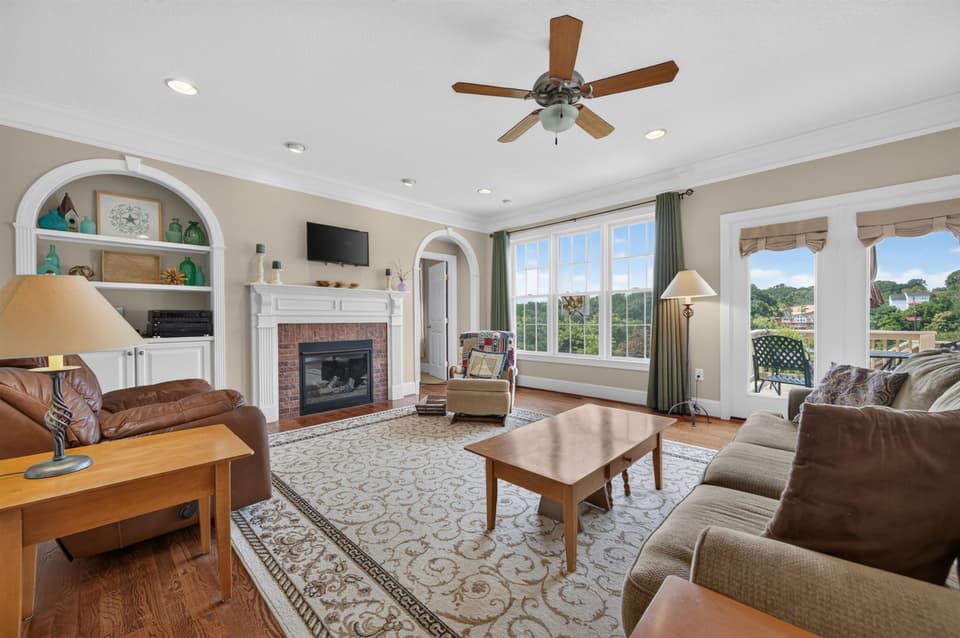 1220 Brockton Street, photo 18 of 40