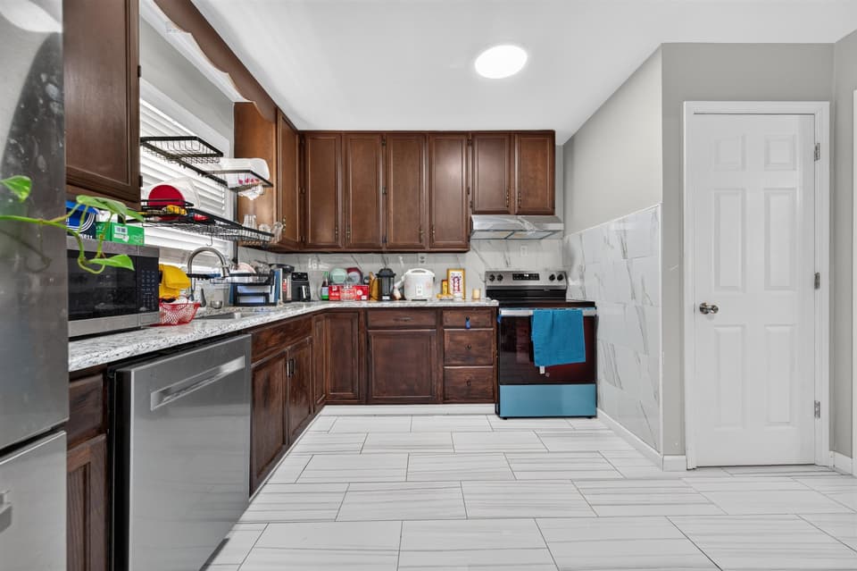 1704 Oriole Drive, photo 22 of 40