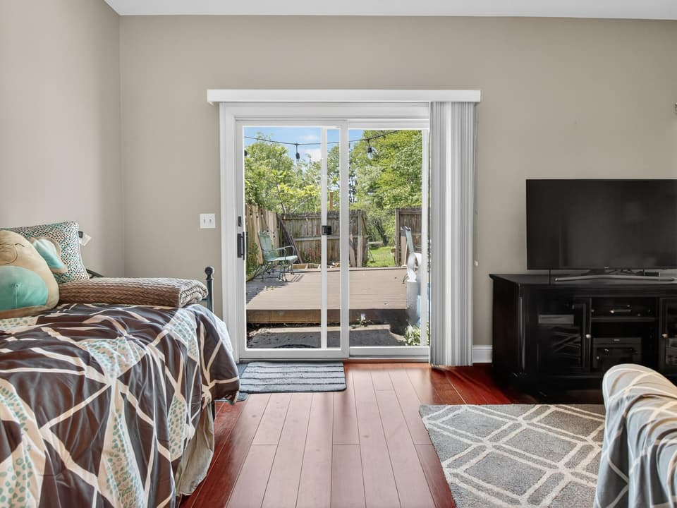 120 Camelot Ct, photo 10 of 35