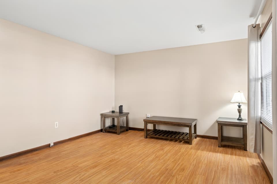 1748 Donlee Drive Unit 105, photo 3 of 27