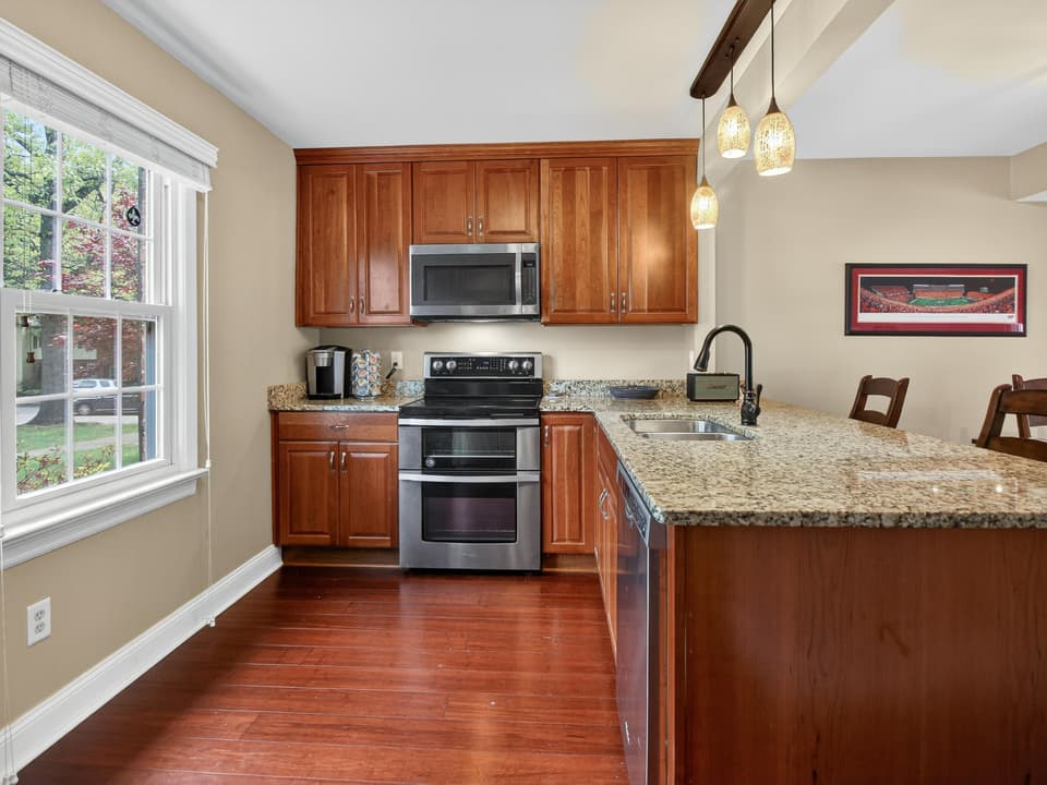 120 Camelot Ct, photo 16 of 35