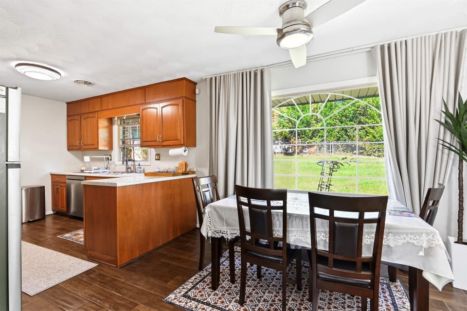 308 Grandview Drive, photo 11 of 40