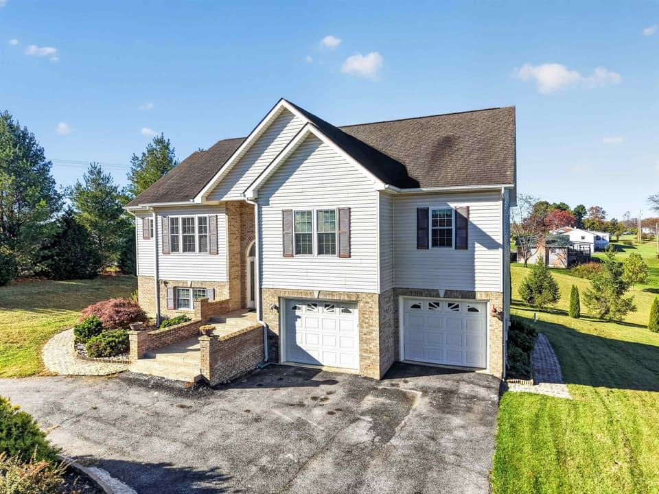 1701 Stratford View Drive, photo 6 of 40