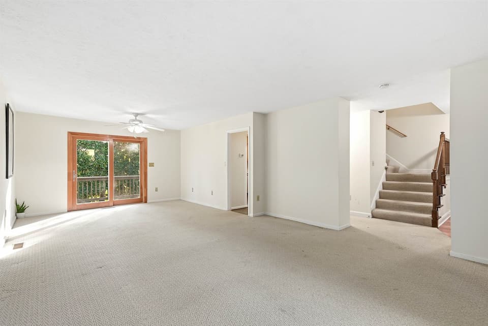 401 Stonegate Drive, photo 12 of 40