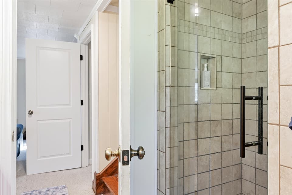 308 Grandview Drive, photo 27 of 40