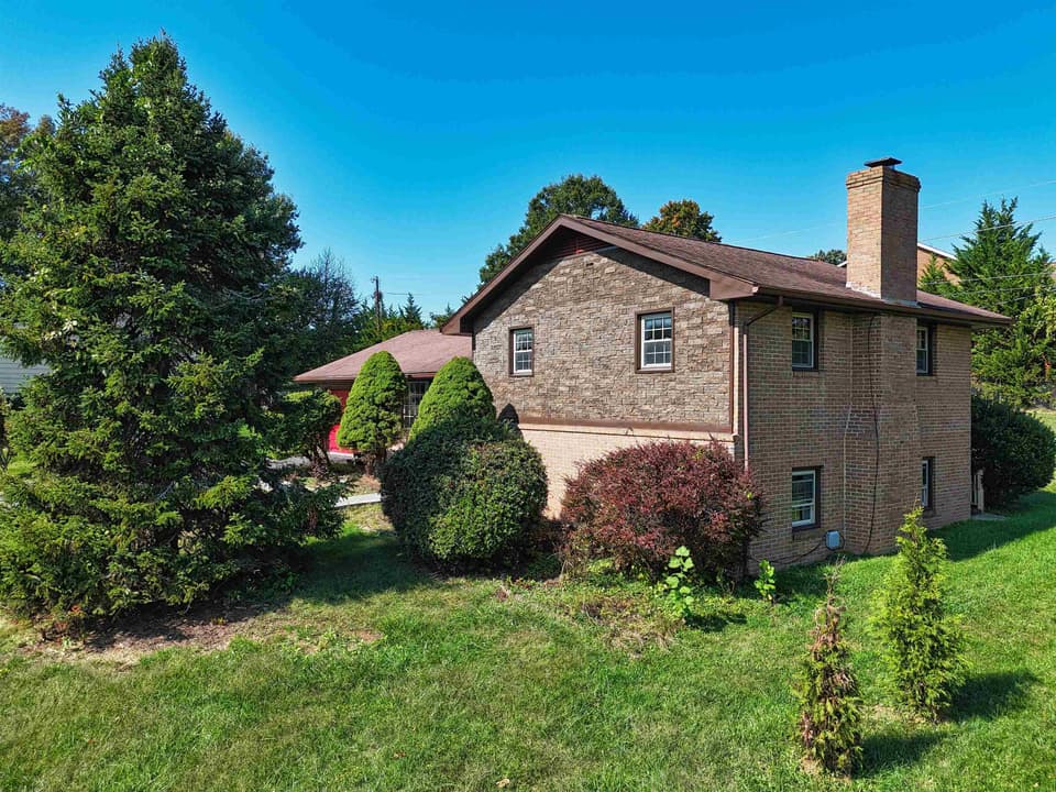 308 Grandview Drive, photo 4 of 40