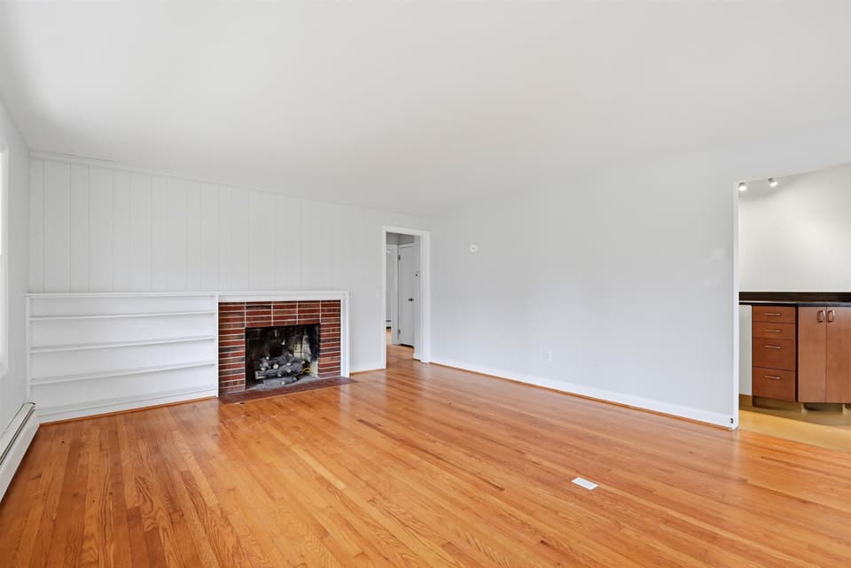 404 Eastview Terrace, photo 13 of 40