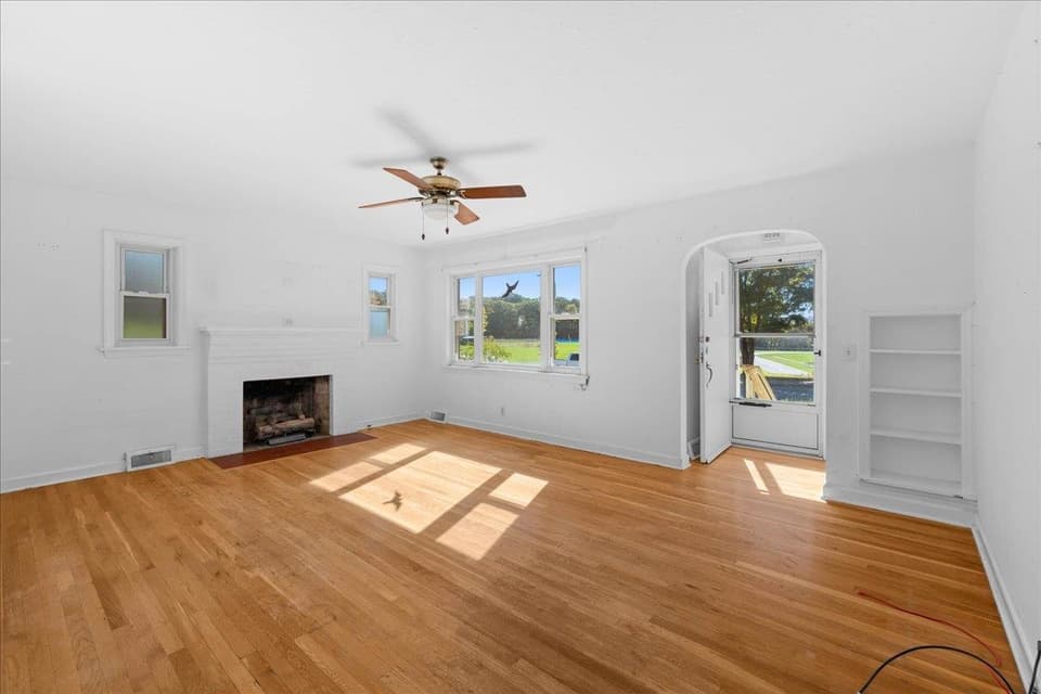 803 Grove Avenue, photo 3 of 37