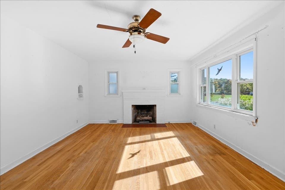 803 Grove Avenue, photo 4 of 37