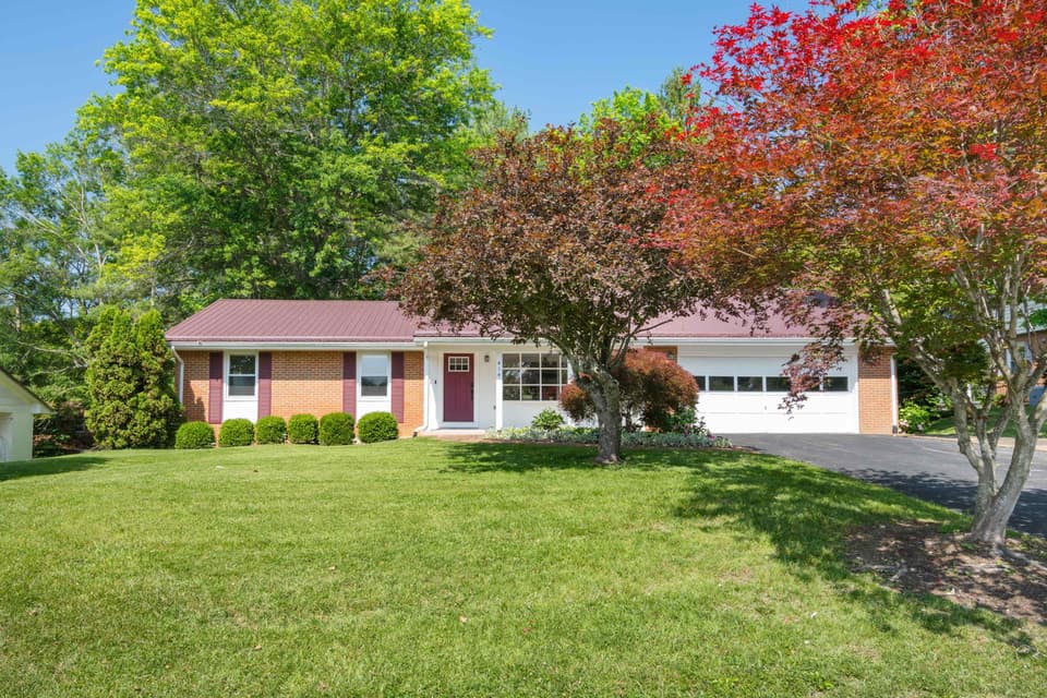 414 Stonegate Drive, Blacksburg, VA