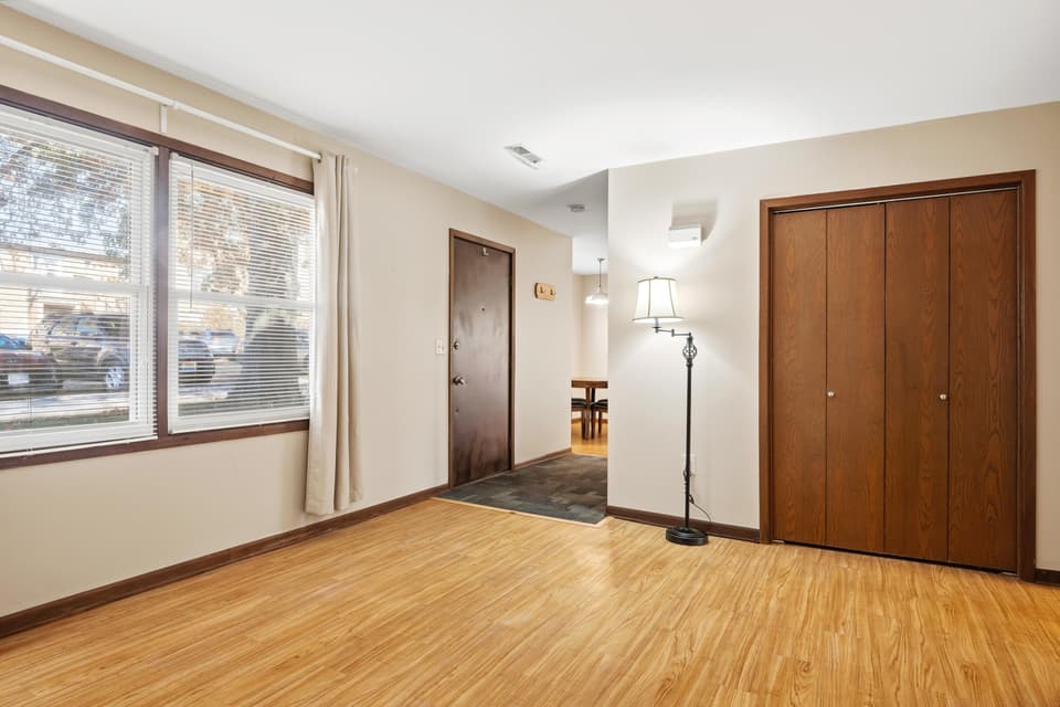 1748 Donlee Drive Unit 105, photo 4 of 27