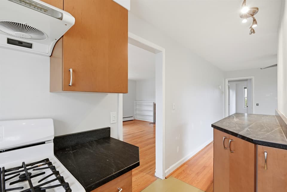 404 Eastview Terrace, photo 17 of 40
