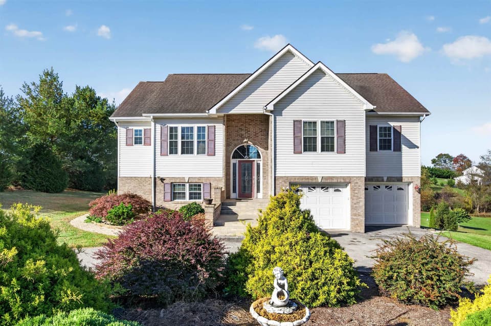 1701 Stratford View Drive, photo 10 of 40