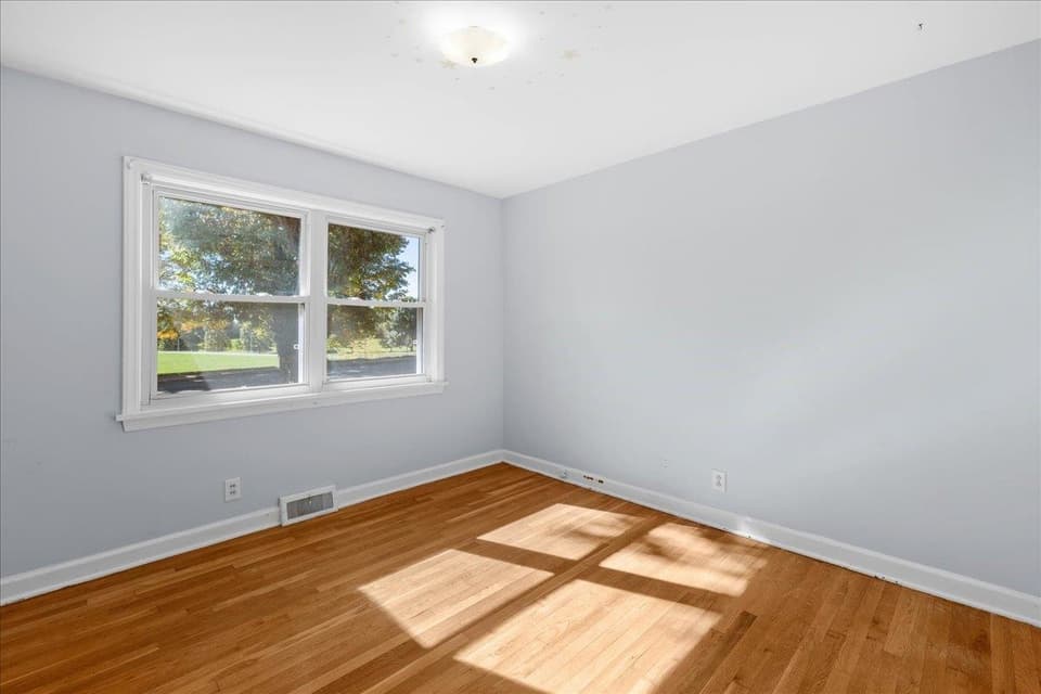 803 Grove Avenue, photo 13 of 37