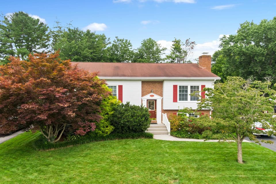 2502 Manchester Street in Hethwood