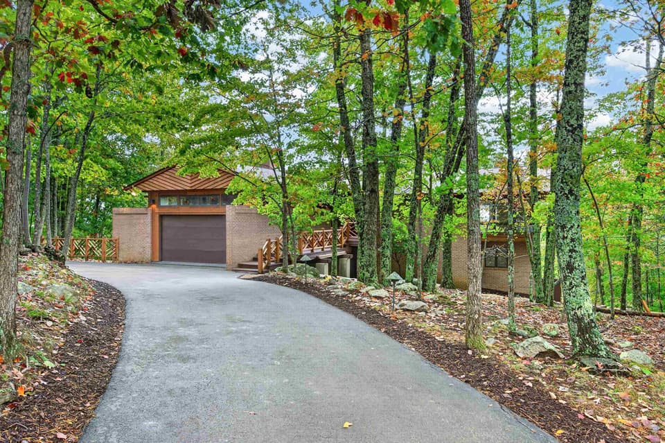 1723 Jefferson Forest Lane, photo 2 of 40