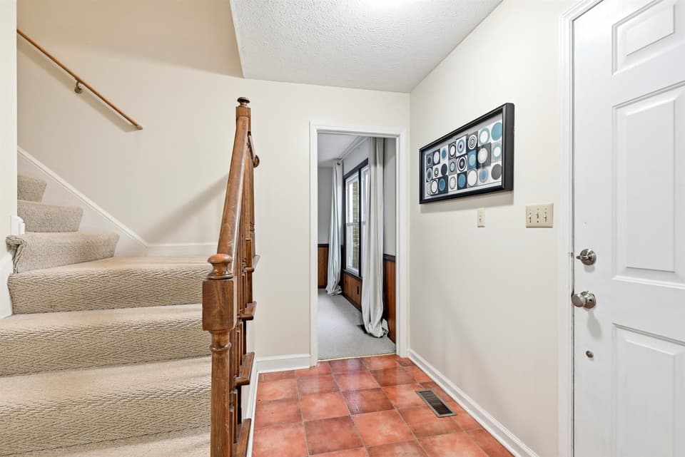 401 Stonegate Drive, photo 25 of 40