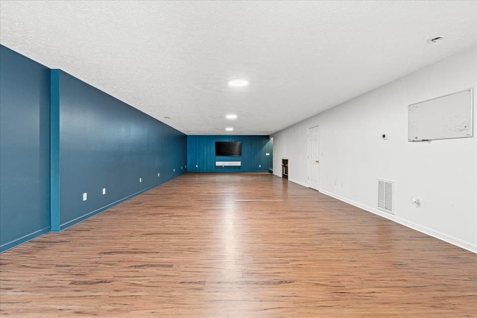 3431 Gordon Drive, photo 19 of 32