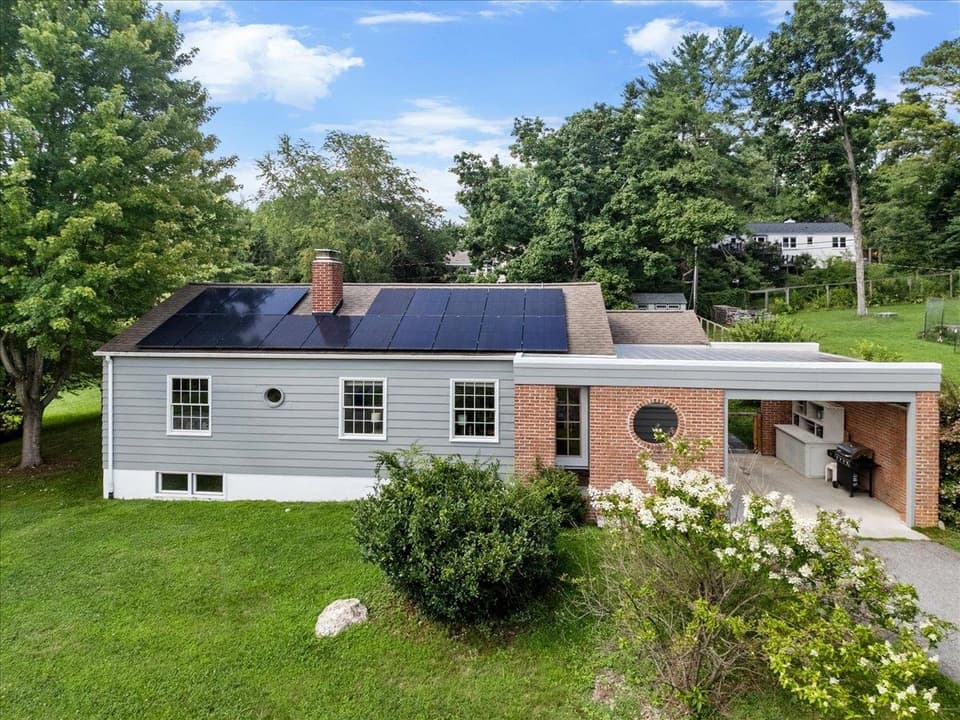 1407 Palmer Drive in Highland Park