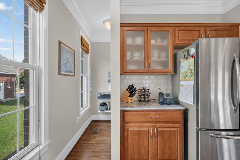 1220 Brockton Street, photo 13 of 40