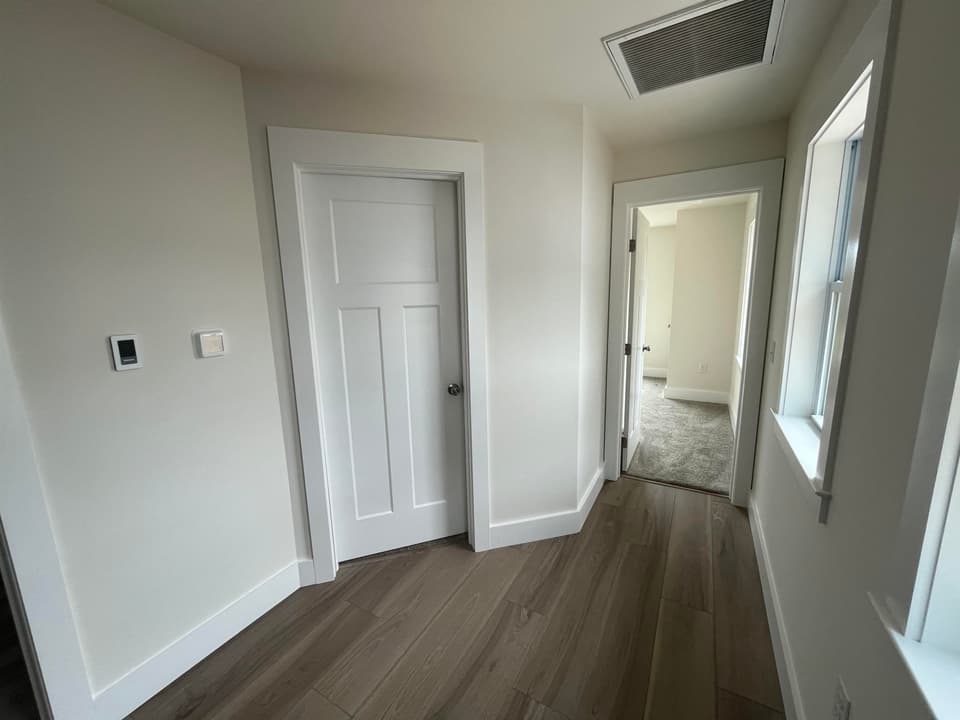 7008 Apple Lane, photo 3 of 5